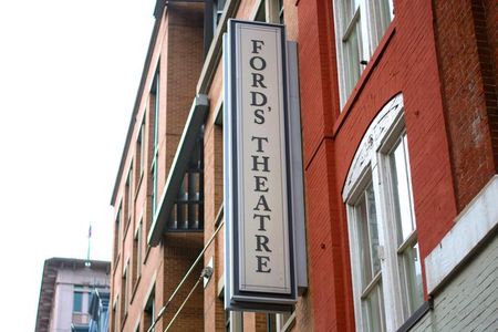 Lincoln Assassination Tour with Ford's Theatre & Petersen House