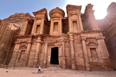Petra Dead Sea Pink Lake and Salt Beach Private Guided Tour