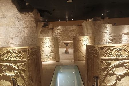 Valencia Romana and Visigoth. Almoina and Crypt Museum included.
