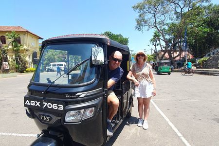 Half -Day Negombo City Tour & Local Lunch or (Lagoon Boat safari)