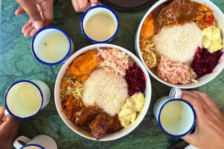 Cape Town Historic Centre Food Tour with 15 Local Dishes and Wine
