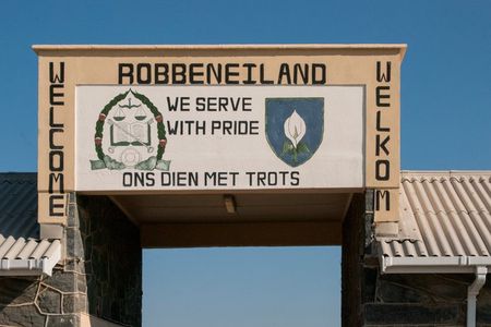 Cape Town Highlights Robben Island and Table Mountain Adventure