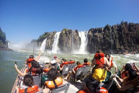 Under the Iguazu Falls live the Great Adventure + Train & Safari
