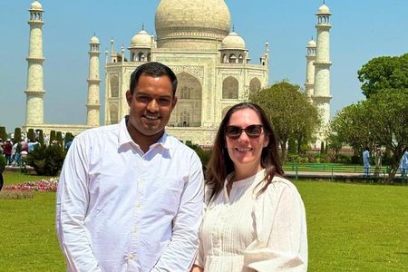Guided Day Tour of Taj Mahal & Agra Fort