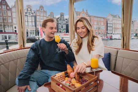 Amsterdam: 1.5-Hour Cozy Morning Breakfast Canal Cruise