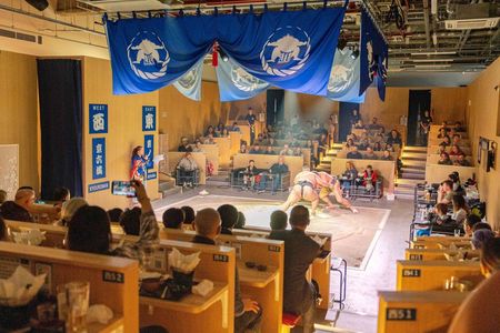 Kyoto Sumo Show Experience with Chicken Hot Pot & Souvenir