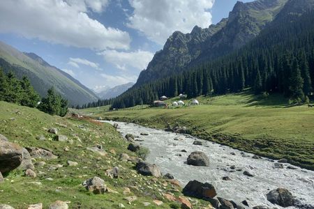 Between Peaks and Traditions: A Scenic 5-Day Kyrgyz Journey