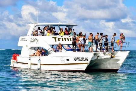 Hip hip Party Boat Experience with Reliable Transportation