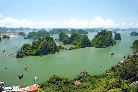 Ha Long Bay & Bat Trang Village Private Full-Day Tour