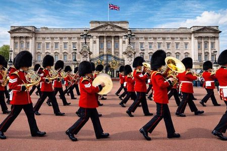 Changing of the Guard at Buckingham Palace Experience