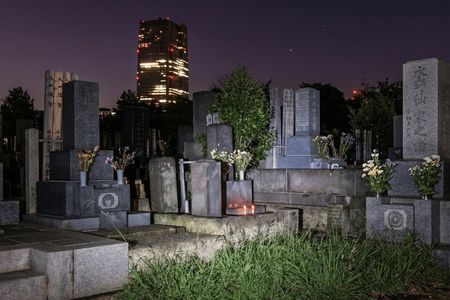 Tokyo : Ghost and Dark Tales, Urban Legends & Cemetery Night