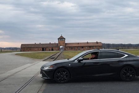 Auschwitz and Birkenau Guided Tour from Krakow with hotel pick-up