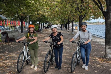 Toronto's Best Highlights Bike Tour: History & Culture