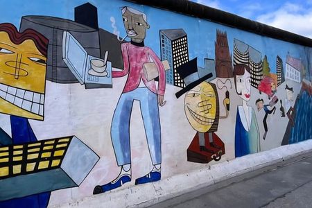 Berlin’s Wall, Street Art & Local Hoods