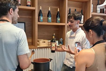 BA: Small Group Empanadas Cooking Class & Wine Tasting in Palermo