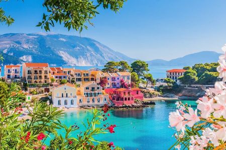 Private Kefalonia Tour: Melissani, Assos, Fiskardo & Myrtos
