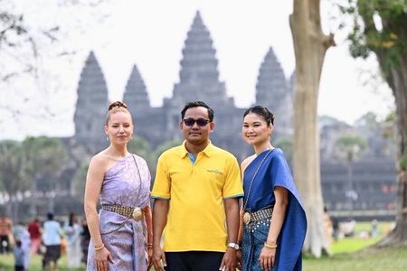 Khmer Traditional Custom Dressing Tour at Angkor Wat