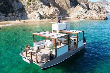 Cabos Premium Bar with Chef Menu and Tailored Vibe for 6