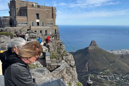 Cape Town: Cape Point, Table Mountain & Penguins Private Tour