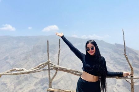 Private Full Day Guided Balcony Walk Hiking to Jebel Shams