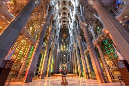 Barcelona Sagrada Familia Semi Private Tour Skip-the-line tickets