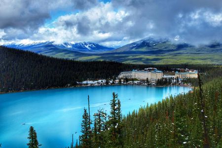 Moraine, Lake Louise & Banff tour from Calgary, Canmore, Banff