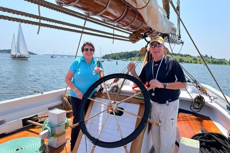 Private Peggys Cove, Mahone Bay and Lunenburg 6.5 Hour Tour