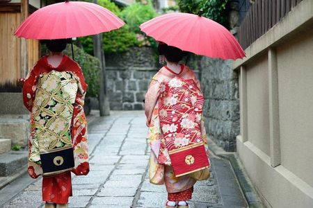 One Hour Geisha Show in Asakusa Tokyo