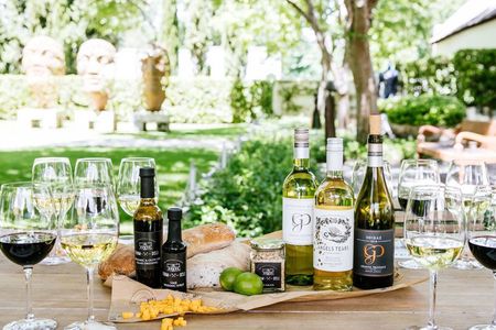Full Day Wine Tour in Cape Winelands with Tastings