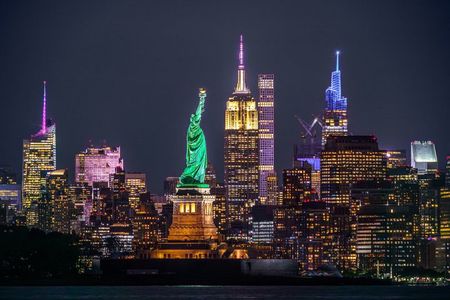 NYC at Night: Luxury Bus Tour of Top City Highlights