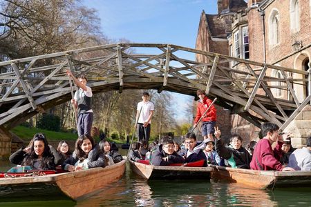 Cambridge Shared Punting Tour with English Commentary