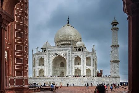 Taj Mahal Tour from Noida International Airport / Jewar Airport