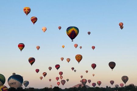 Teotihuacan Hot Air Balloon and Grotto Transportation and Breakfast