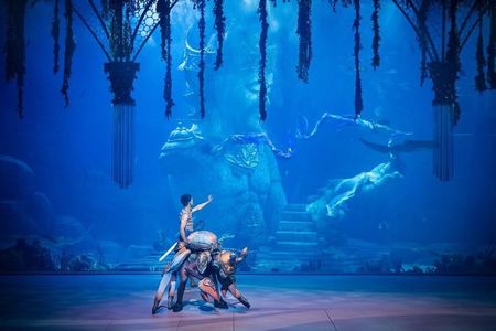 Underwater Show Spectacle at Varuna Bali Theatre