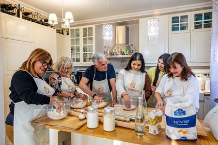 Cesarine: Small group Pasta and Tiramisu class in La Spezia