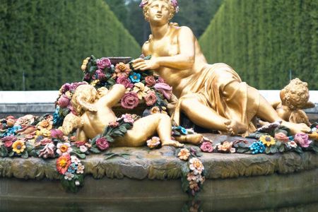 Discover Versailles: Palace & Gardens Tour (Max 18 Guests)