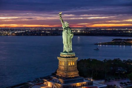 Private New York City Helicopter Tour for Couples from Westchester