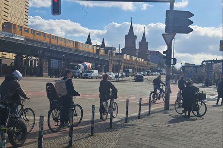 Berlin: Privat Friedrichshain and East Side Gallery Tour