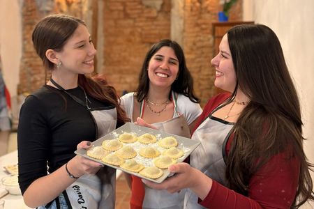 Florence: Pasta Cooking Class with Tiramisu & Gift Apron