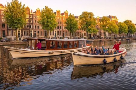 Amsterdam All-Inclusive 90-Minutes Canal Cruise by Captain Jack