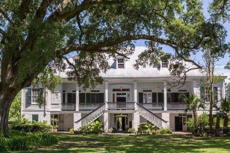Oak Alley or St. Joseph Plantation with Shuttle From New Orleans