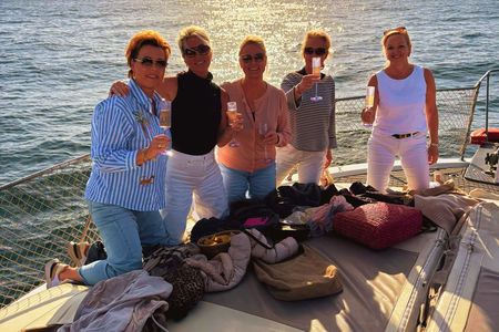 Sunset Dolphin Watching Experience + Bottle of Cava + Appetizers