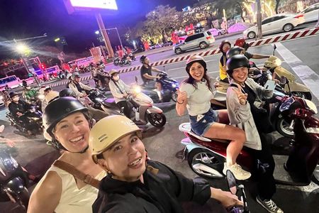 Da Nang Street Food Tour by Scooter – 10 Local Tastings