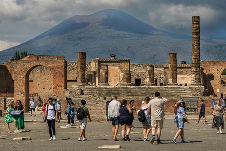 Pompeii and Naples Group Tour from Salerno Skip the Line Ticket