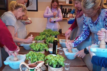 Cinque Terre: Authentic Pesto Cooking Class & Wine in Manarola