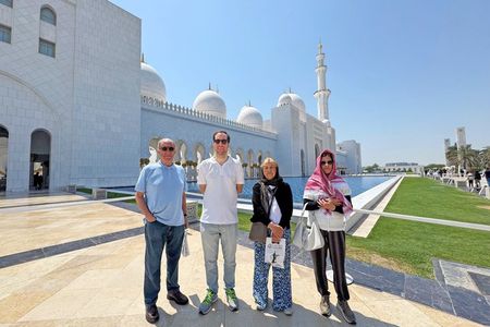Dubai to Abu Dhabi City Tour: Capital Highlights with Transfer