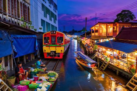 Private Maeklong Amphawa Floating Market Fireflies Evening Tour
