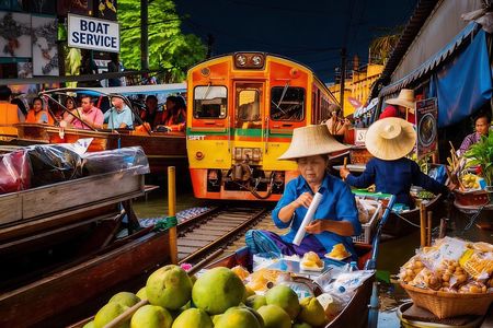 Private Floating Market and Maeklong Railway Market Day Tour