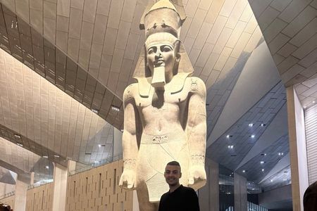 Private Trip to Grand Egyptian Museum and the Pyramids of Giza