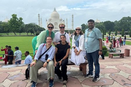 All Inclusive Taj Mahal & Agra Tour by Gatimaan Express Train